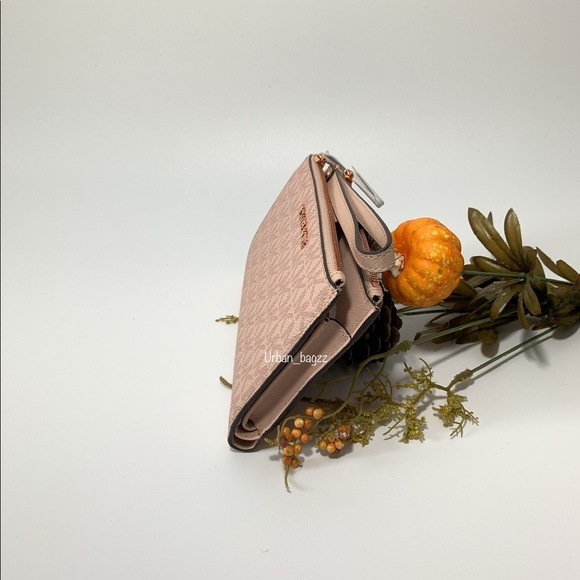 Michael Kors JST Large Double Zip Wristlet - Picture 2 of 8